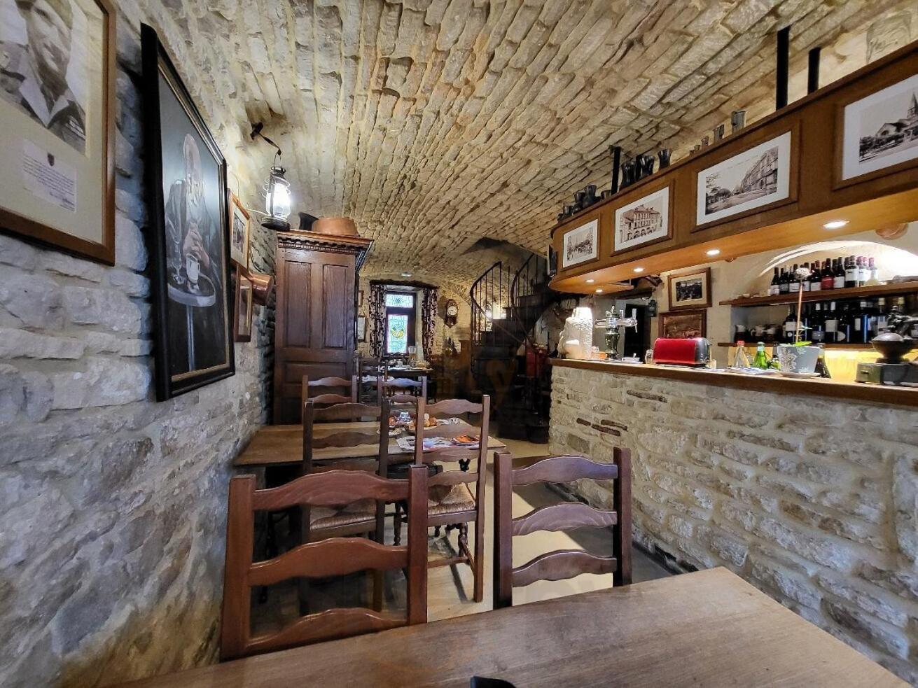 Hostellerie Saint Martin- Logis Hotel Et Restaurant Creully sur Seulles Экстерьер фото